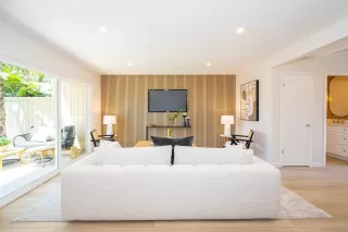 Photo #5: 240008581 Listing