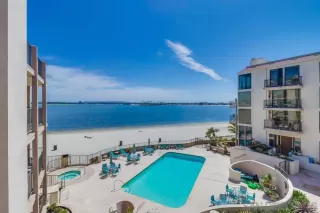 Photo #4: 240008582 Listing