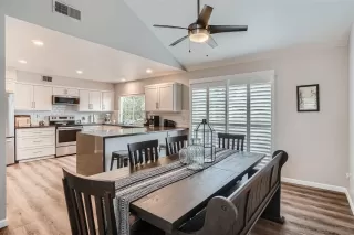 Photo #3: 240008598 Listing