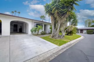 Photo #1: 240008658 Listing