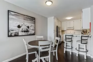 Photo #6: 240008668 Listing