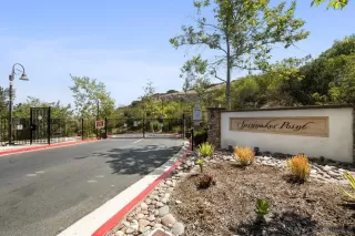 Photo #1: 240008697 Listing 