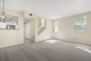 Photo #5: 240008697 Listing 