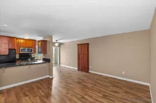 Photo #5: 240008748 Listing