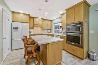 Photo #1: 240008763 Listing