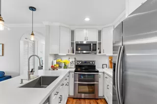 Photo #1: 240008772 Listing