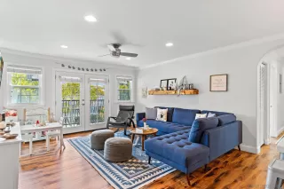 Photo #5: 240008772 Listing