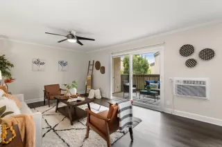 Photo #2: 240008813 Listing