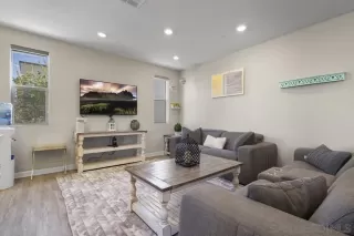 Photo #4: 240008822 Listing