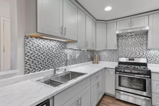 Photo #1: 240008839 Listing 