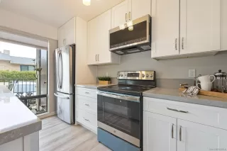 Photo #2: 240008841 Listing 