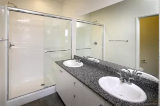 Photo #2: 240008851 Listing