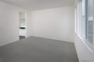 Photo #3: 240008851 Listing