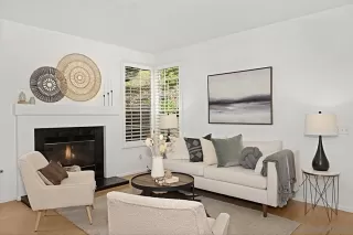 Photo #3: 240008943 Listing