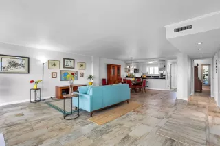 Photo #6: 240008944 Listing