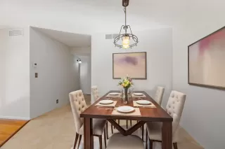 Photo #5: 240008953 Listing