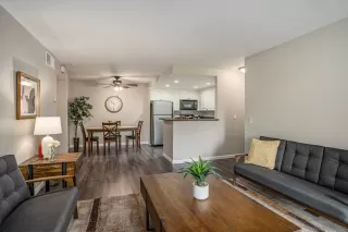 Photo #2: 240008969 Listing