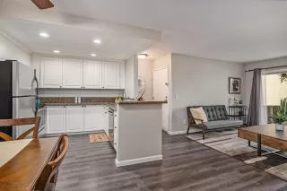 Photo #3: 240008969 Listing