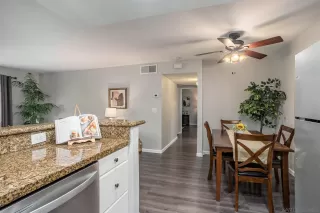 Photo #5: 240008969 Listing