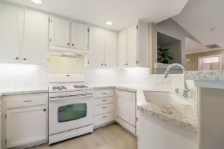 Photo #3: 240008975 Listing