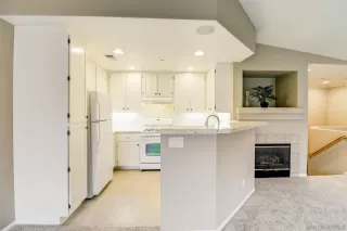 Photo #4: 240008975 Listing