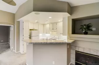 Photo #5: 240008975 Listing