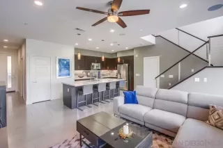 Photo #5: 240008988 Listing