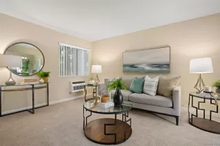 Photo #3: 240009012 Listing