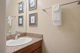 Photo #5: 240009012 Listing