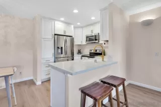 Photo #3: 240009057 Listing