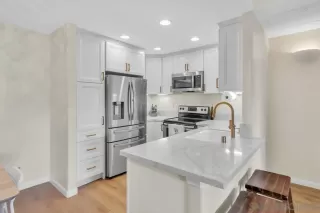 Photo #4: 240009057 Listing