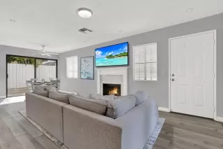 Photo #2: 240009072 Listing