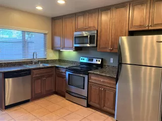 Photo #3: 240009102 Listing