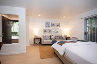 Photo #3: 240009104 Listing