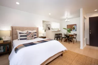 Photo #5: 240009104 Listing