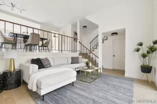 Photo #1: 240009136 Listing