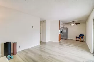 Photo #3: 240009140 Listing