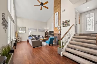 Photo #2: 240009151 Listing