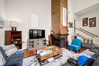 Photo #4: 240009151 Listing