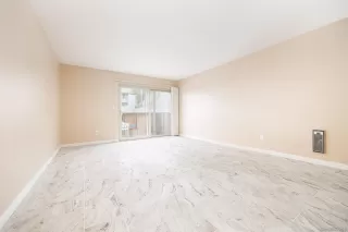 Photo #4: 240009156 Listing