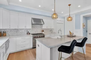 Photo #6: 240009157 Listing 