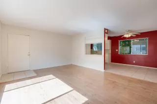 Photo #2: 240009163 Listing 