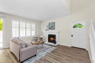 Photo #3: 240009175 Listing