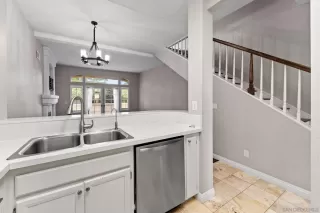 Photo #3: 240009197 Listing