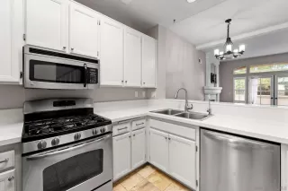 Photo #4: 240009197 Listing