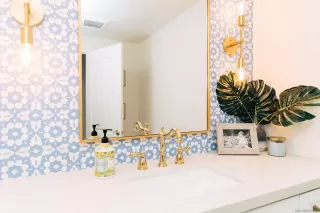 Photo #5: 240009200 Listing