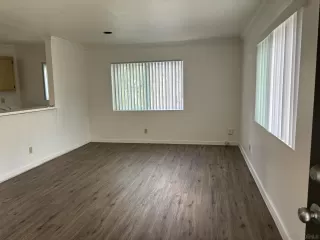 Photo #1: 240009211 Listing