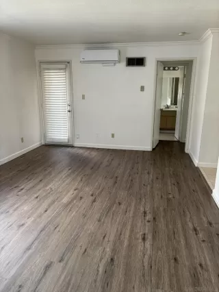 Photo #2: 240009211 Listing