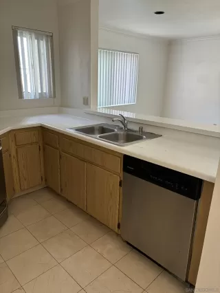 Photo #4: 240009211 Listing