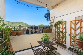 Photo #2: 240009314 Listing